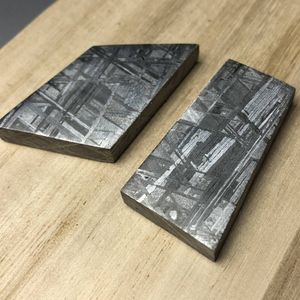 鉄隕石の値段と価格推移は？｜174件の売買データから鉄隕石の価値が