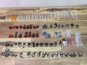 ■USED■まとめ売り 85点 ベル29点 リフレクター 反射板など56点 Knog ノグ CATEYE キャ