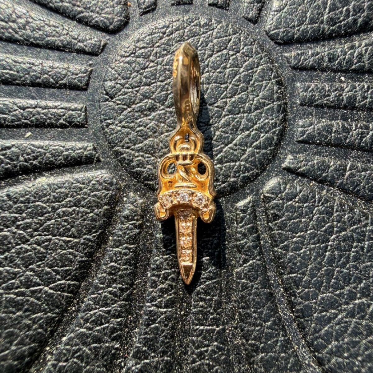 CHROME HEARTS 22K ダガー V2 パヴェダイヤ チャーム クロムハーツ22kスタックダガーV2パヴェダイヤ クロス チャーム