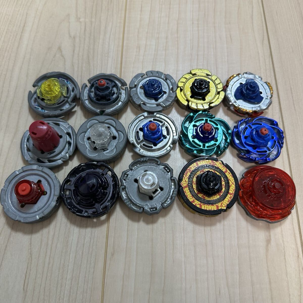 1円スタート メタルファイトベイブレード 30個セット ランチャーセット