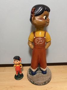 【約30cm】不二家 ペコちゃん フィギュア 大型 レトロ 店頭用 置物 不二家 ペコちゃん人形｜トレファクONLINE