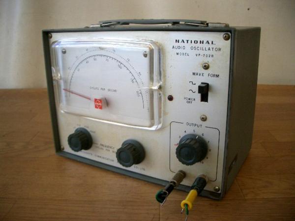 □松下通信工業 真空管式 オーディオオシレータVP-702B 動作品 □松下通信工業 真空管式 オーディオオシレータVP-702B 動作品