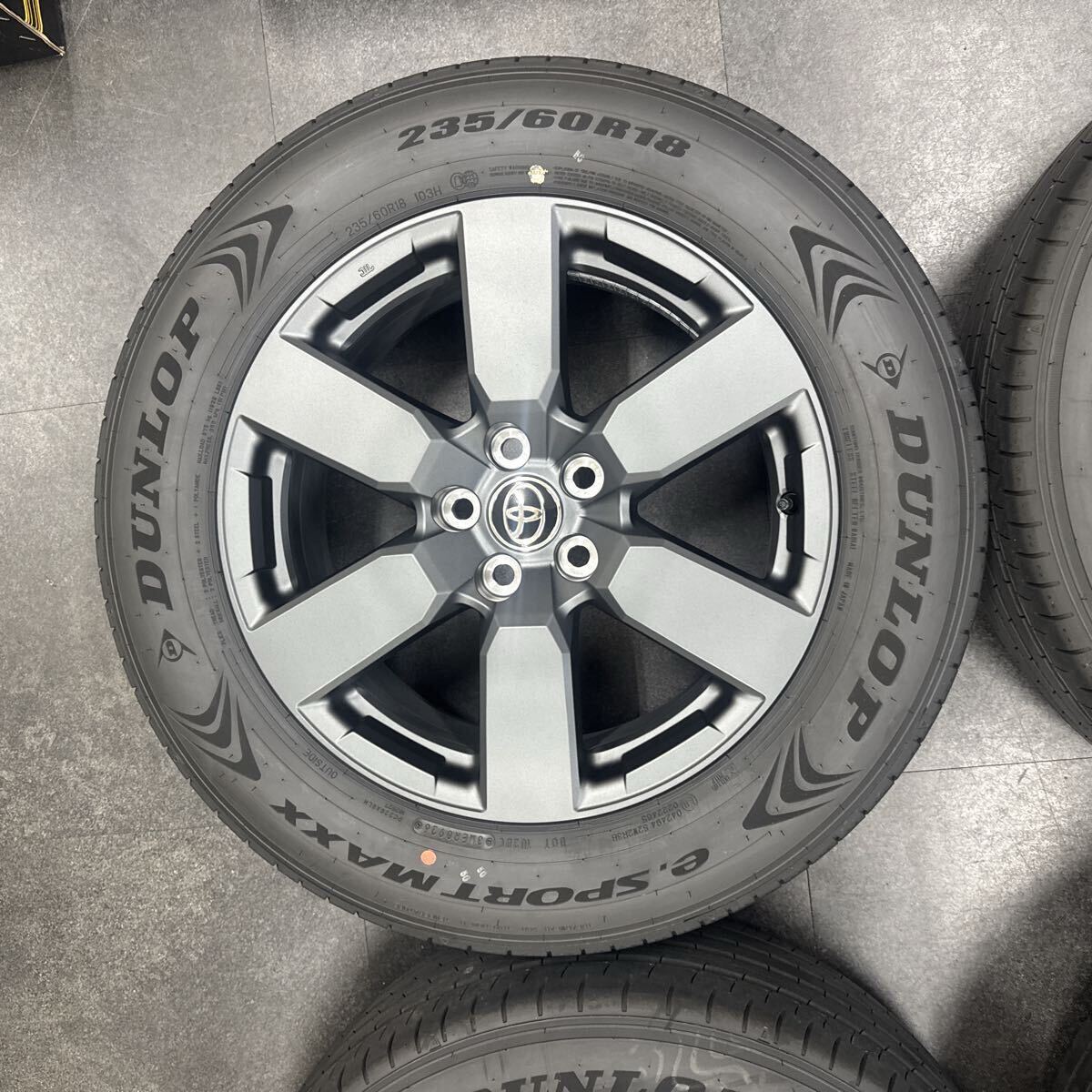 新型RAV4 Adventure（ハイブリッド）AXAN64 純正ホイール タイヤ 4本