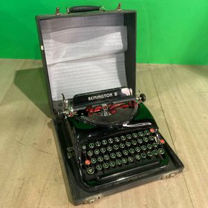 アンティーク タイプライターのYahoo!オークション(旧ヤフオク!)の相場