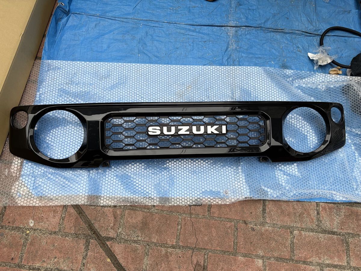 ジムニー フロントグリル JB64 スズキ純正 5型 新車オプション外し 黒