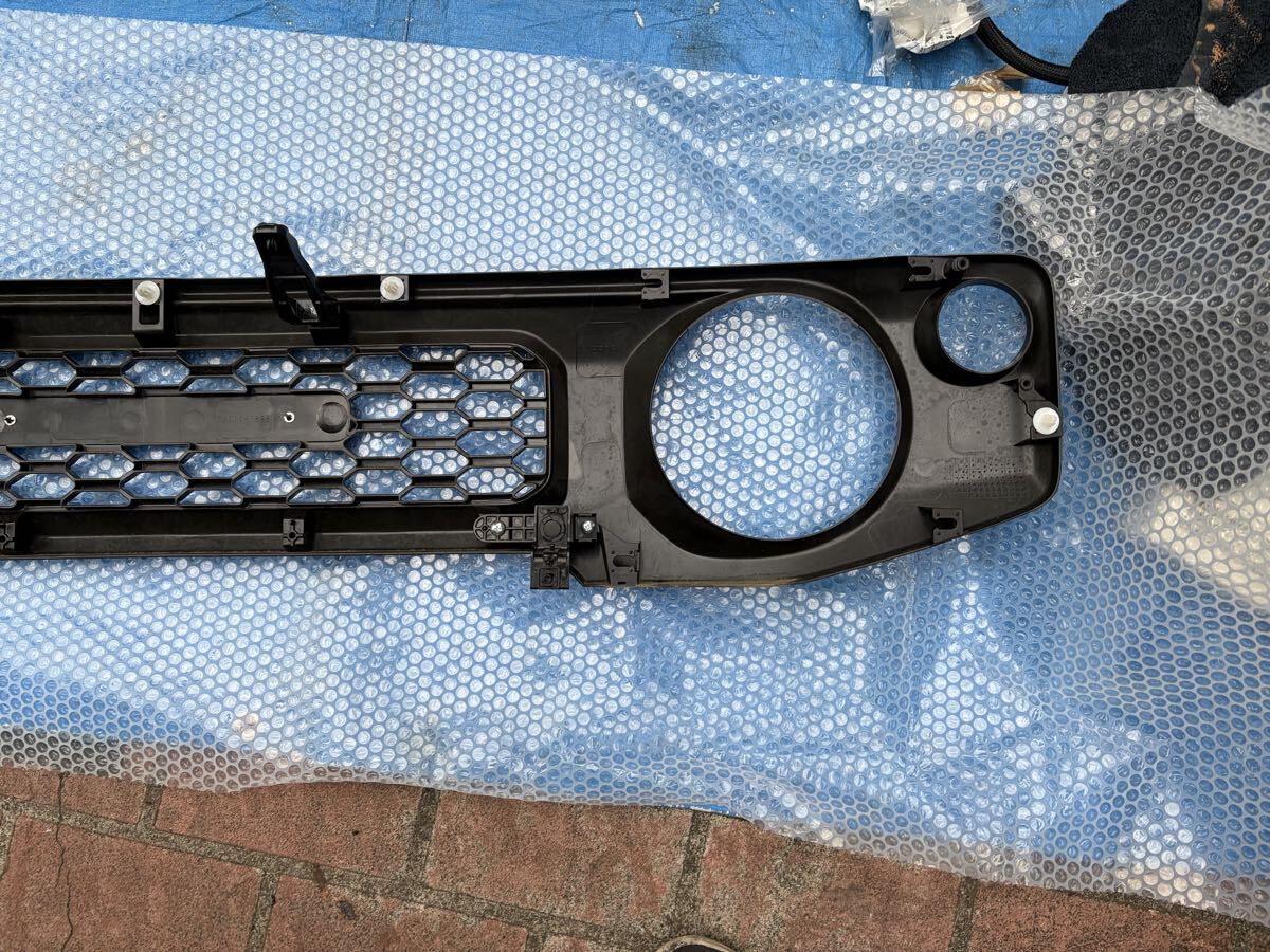 美品 【新車外し】ジムニーJB64純正フロントグリル　5型 ジムニー フロントグリル JB64 スズキ純正 5型 新車オプション外し 黒