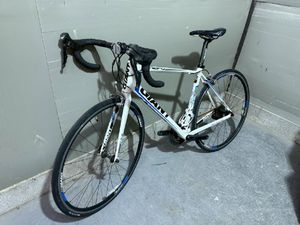 giant aluxx ロードバイクの値段と価格推移は？｜4件の売買データから
