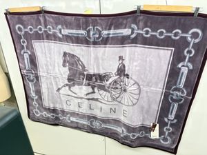 毛布 CELINE 馬車デザイン アクリル毛布　セリーヌ セリーヌ 毛布の値段と価格推移は？｜36件の売買データからセリーヌ