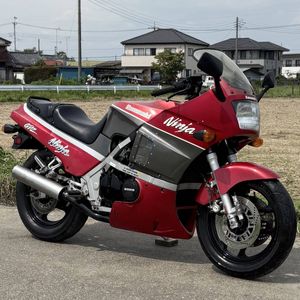 ZX4の値段と価格推移は？｜998件の売買データからZX4の価値がわかる
