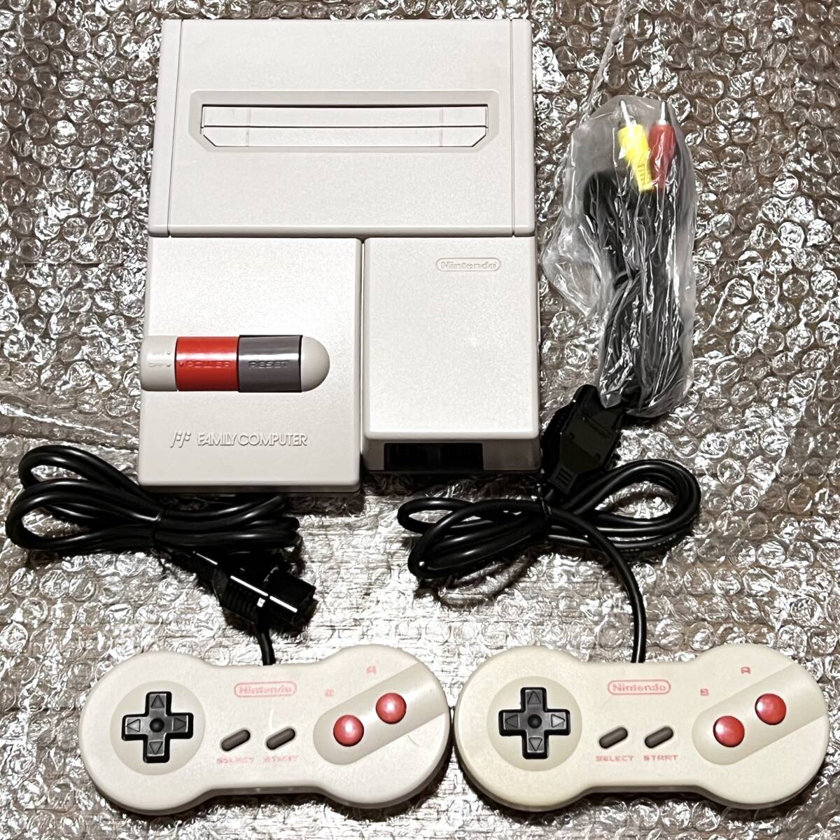 ニューファミコンの値段と価格推移は？｜197件の売買データからニュー