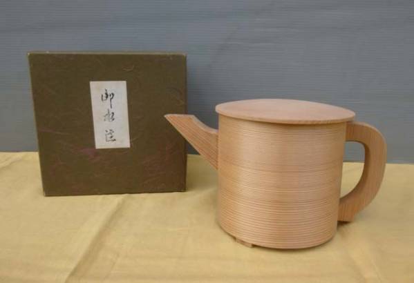 茶道具 曲水指 水注 水次 片口 紙箱 茶道具 水注 水次 | 曲水指 片口 木地曲げ 紙箱 Mercari 水