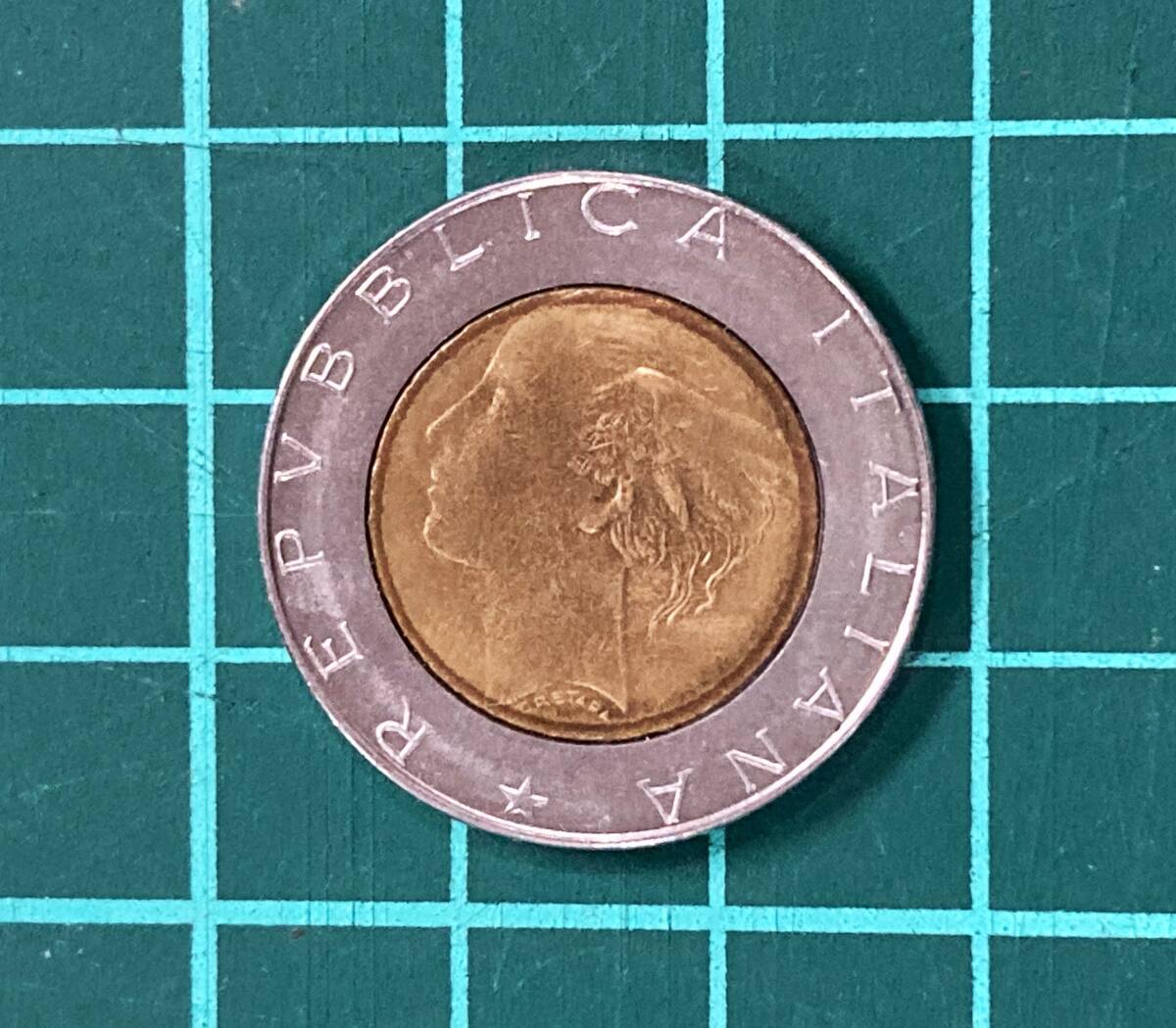 【大幅値下げSALE中】 イタリア1991年 500リラ フローラファウナ 銀貨 イタリア500リラ硬貨の値段と価格推移は？｜2件の売買データから