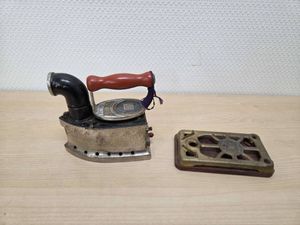 昭和レトロ 炭火アイロンの値段と価格推移は？｜2件の売買データから