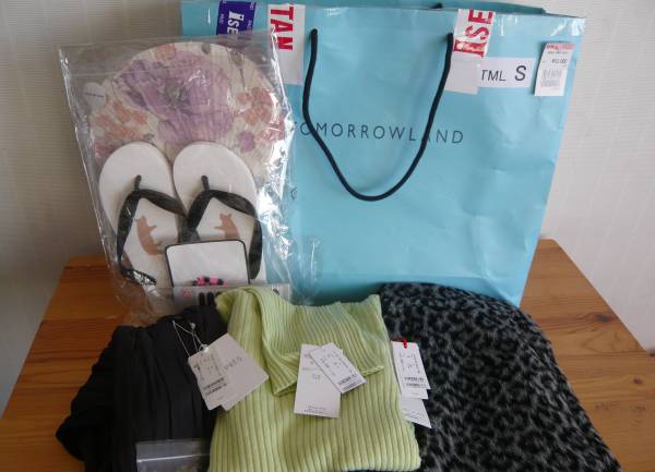 新春新宿伊勢丹福袋人気争奪戦トゥモローランド福袋おまけ付き♪