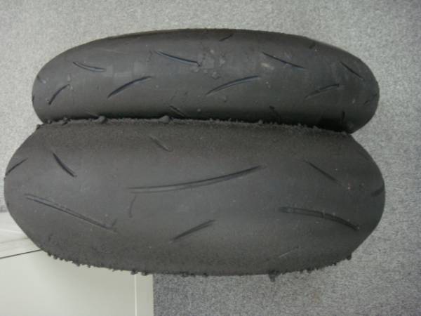 前後セット　DUNLOP SPORTMAX GP Unbeaten03 180/120