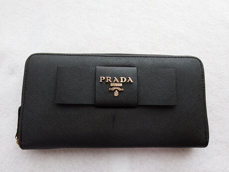 状態90点♪ プラダ PRADA お財布 プレート PRADA プラダ 長財布 ロゴ