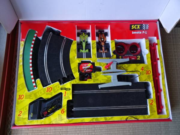 1/32　SCX Imola F1 スロットカーコースセット 1/32 SCX Imola F1 スロットカーコースセット 1⁄32 SCX Imola F1