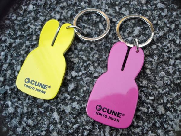 CUNE＊ウサギ＊アクリルキーホルダー＊2コセット＊新品・未使用
