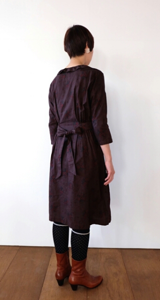 GASA / 記憶の色分け フリルプル ワンピース (ダークブラウン)