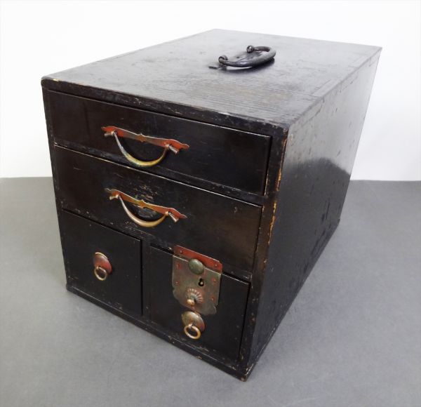 レトロなチェスト 昭和レトロ 大正ロマン 小箪笥 銭函 三段四杯 骨董 古