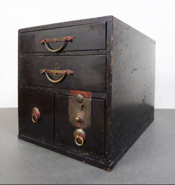 レトロなチェスト 昭和レトロ 大正ロマン 小箪笥 銭函 三段四杯 骨董 古