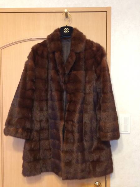 ヴィーゼルのコート♪軽くて暖かいです。