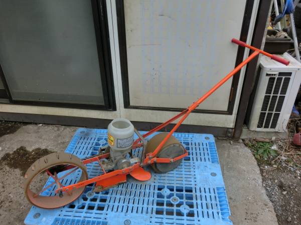 新入荷品 みのる産業 野菜播種機 《PY-12B》 手押し式 種まき機 【公式