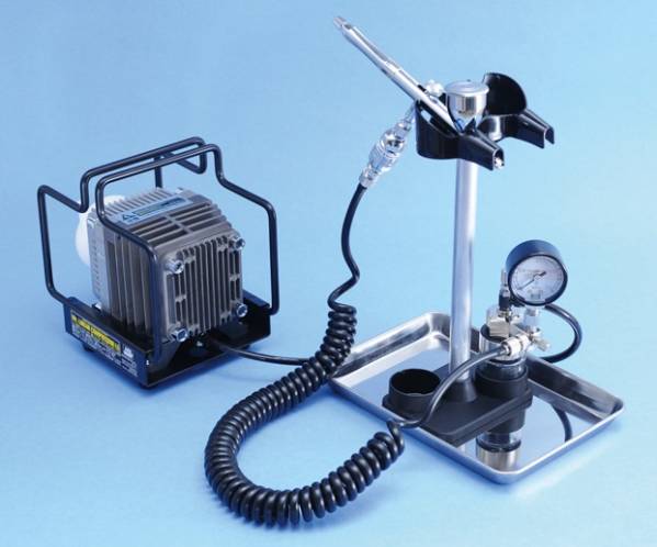 MR.HOBBYクレオスPS305エアブラシMr.リニアコンプレッサーL5