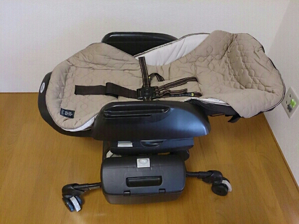 コンビ 電動ハイローチェア ネムリラAUTO SWING ダッコプラス 高さ調節