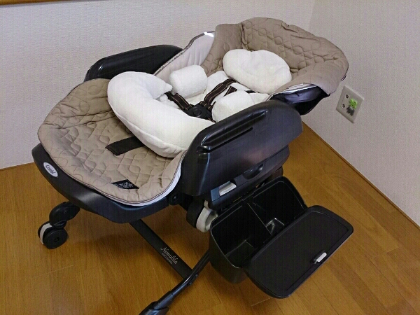 コンビ 電動ハイローチェア ネムリラAUTO SWING ダッコプラス 高さ調節