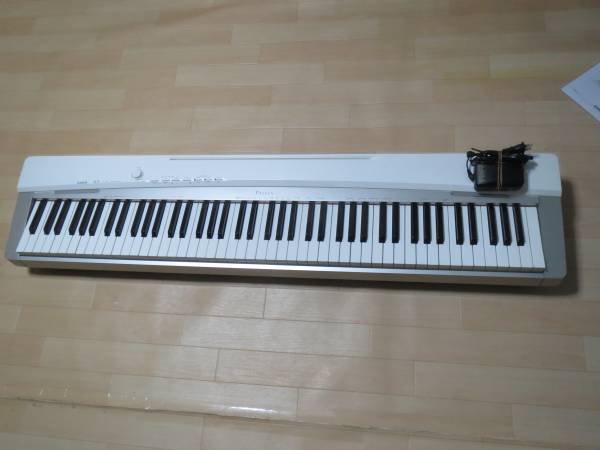 CASIO　デジタルピアノ　Privia PX-130