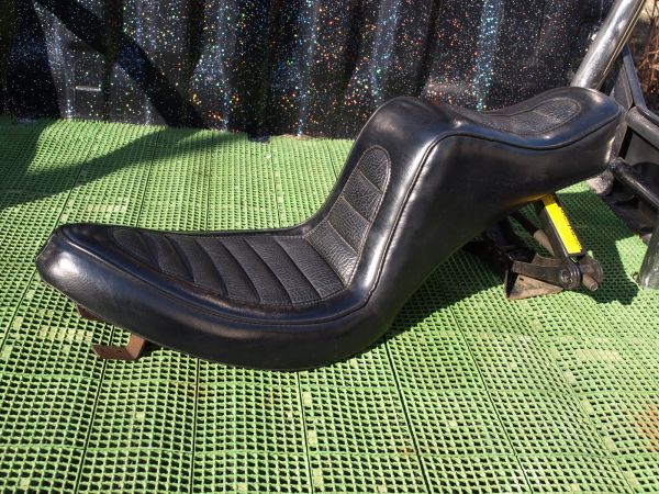 キング＆クイーンシート☆ショベル4速フレーム☆当時物ハーレー(社外