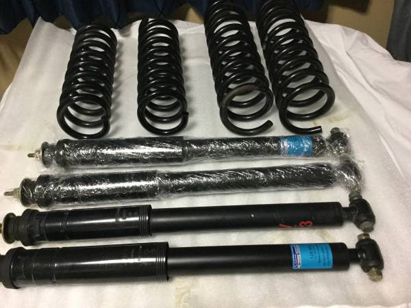 ベンツW210ワゴン後期用サスペンション1台分