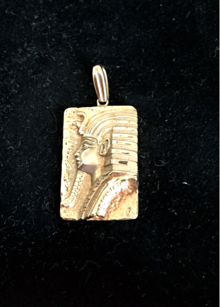 k18YG エジプト ツタンカーメン ペンダント美品 メレダイヤ