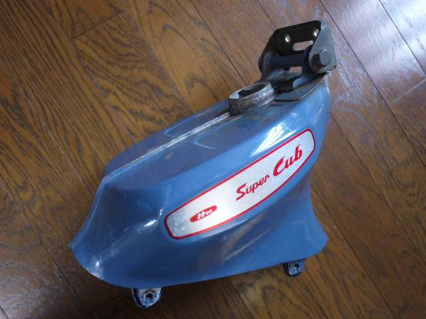 Ｃ１００ マルエムブルー １本パイプ ガソリンタンク きれいです