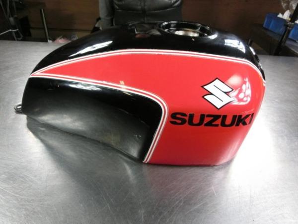 Yahoo!オークション 「gsx400インパルス(gk79a) (タンク)」の GK79A
