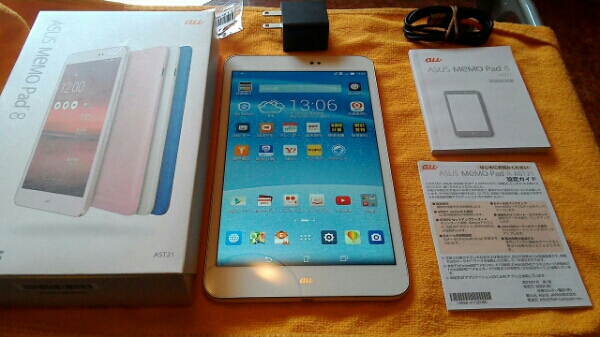 au ASUS MEMO Pad8 判定〇　ホワイト　
