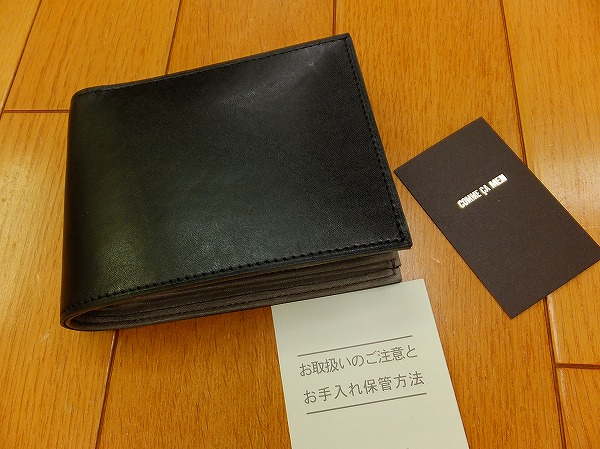 QQ382 コムサメン AJIOKA製新品上質な黒革の２つ折り財布