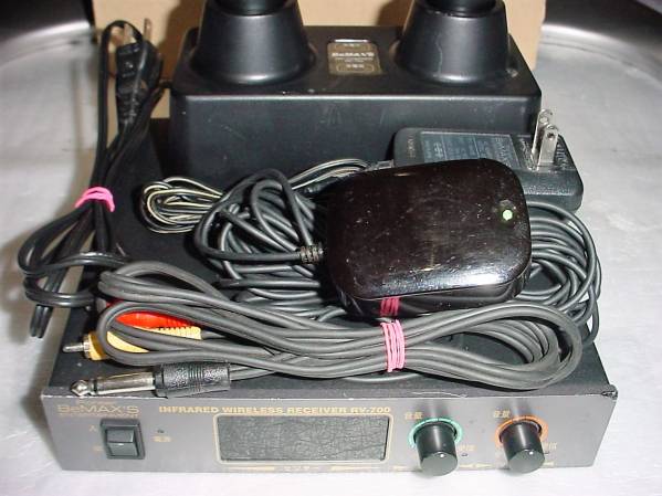 BeMAX'S ワイヤレスマイク 2本セット 充電スタンド付き　RV700 BeMAX'S ワイヤレスマイク 2本セット 充電スタンド付き RV700 【自社EC