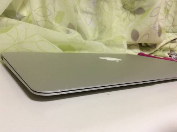 Air MacBook 13インチ 13.3-inch Mid 〔品〕 ノートPC MD761J／A 0 (Mid