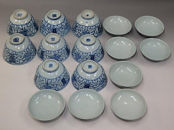 □中国陶器【染付唐草文 蓋付碗 8客】在銘 直径10.5cm 染付唐草文茶碗
