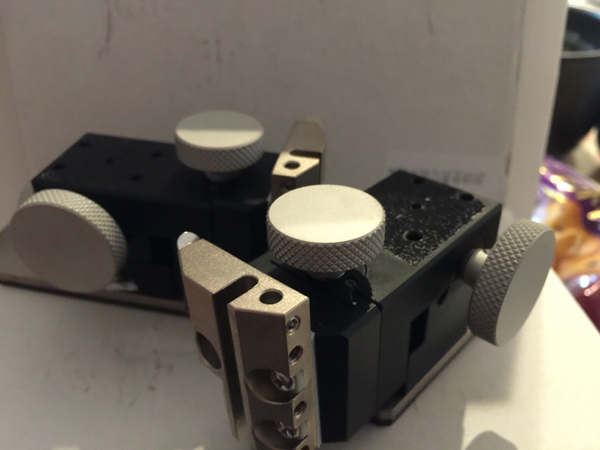 マイクロポジショナー 同軸ケーブル 中古品 顕微鏡 測定器_1