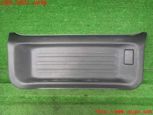 2UPJ-18311578]ジムニー(JB23W)バックドア内張り 中古