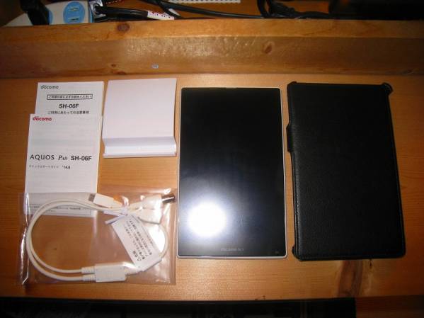 ☆ドコモAQUOS　PAD　SH-06F☆中古美品☆ケース付き☆