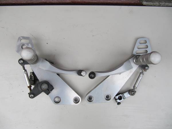 V-MAX　可倒式コアースバックステップ　リアマスターシリンダー