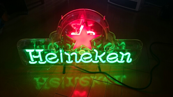 ハイネケンネオン菅