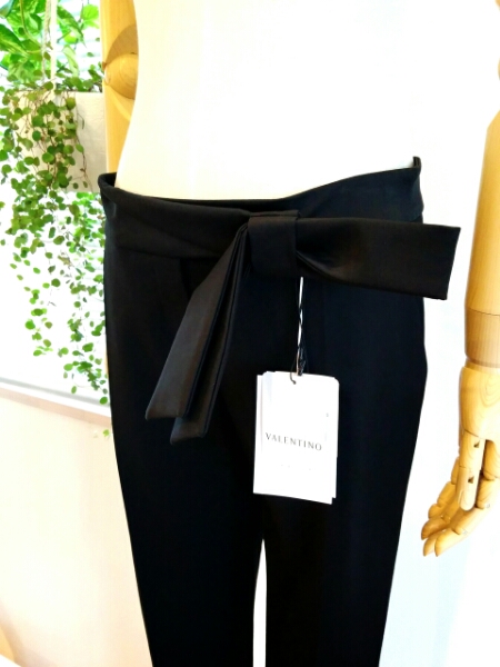 未使用　『VALENTINO』ROMA　ブラックリボンパンツ40　015