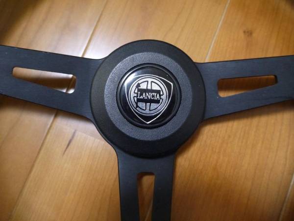 ランチア デルタ ステアリング ホーンボタン 36cm