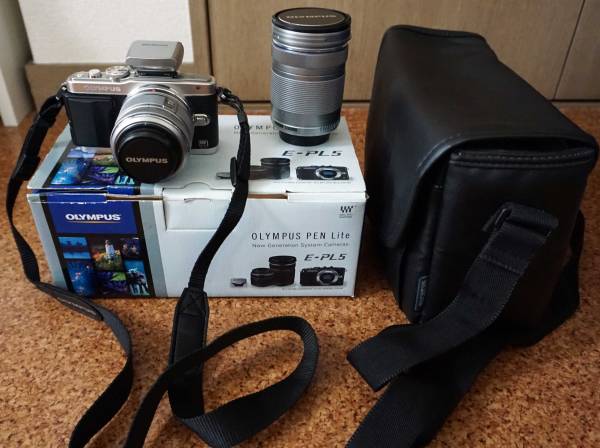 美品☆OLYMPUS PEN Lite E-PL5 Wズームキット 純正バック付