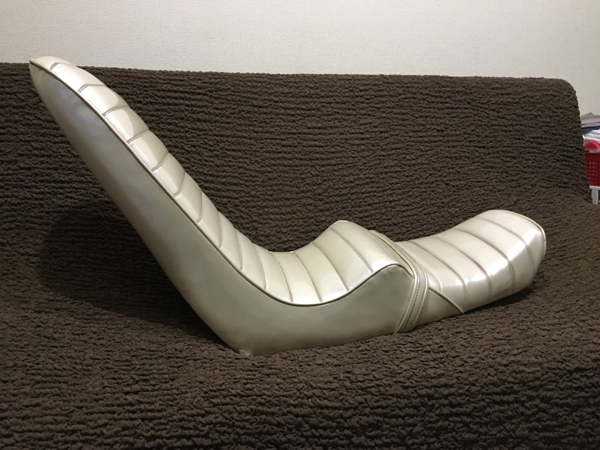 美品 スズキ GS400 三段シート 大川製 110cm パールホワイト×ピンク